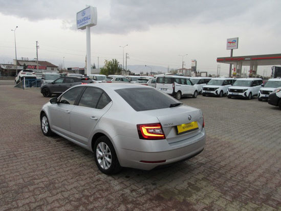 2017 MODEL OCTAVIA 1.6 TDI STYLE CR DSG