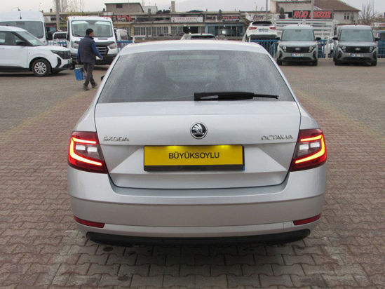 2017 MODEL OCTAVIA 1.6 TDI STYLE CR DSG