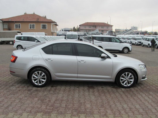 2017 MODEL OCTAVIA 1.6 TDI STYLE CR DSG