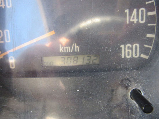 2006 ISIZU NKR TEKTEKER TENTELİ SAC KASA KAMYONET