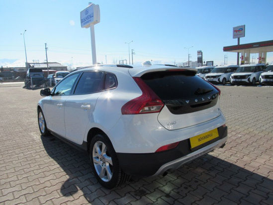2013 MODEL VOLVO V 40 CROSS COUNTRY CAM TAVAN