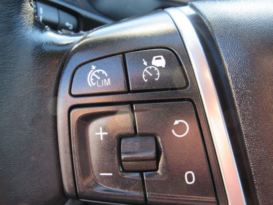 2013 MODEL VOLVO V 40 CROSS COUNTRY CAM TAVAN