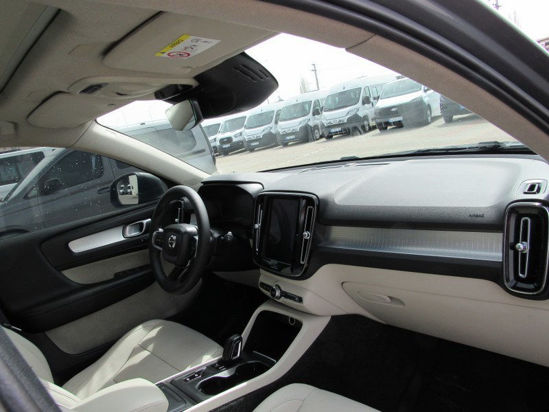 2018 MODEL VOLVO XC40 2.0 D3 MOMENTUM GEARTRONIC