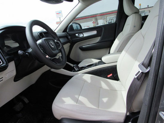 2018 MODEL VOLVO XC40 2.0 D3 MOMENTUM GEARTRONIC