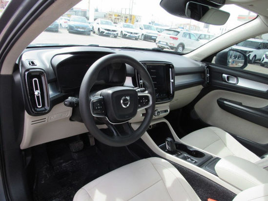 2018 MODEL VOLVO XC40 2.0 D3 MOMENTUM GEARTRONIC