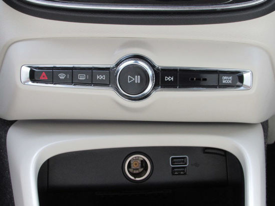 2018 MODEL VOLVO XC40 2.0 D3 MOMENTUM GEARTRONIC